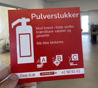 Pulverbrandslukker skilte 15x15 cm